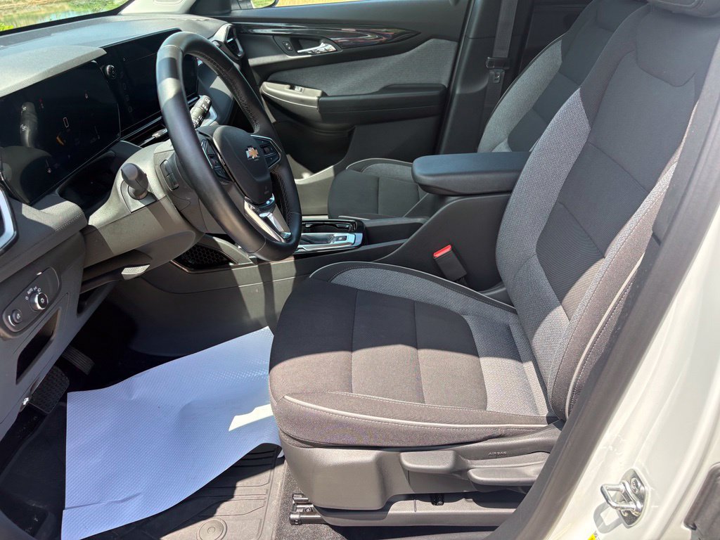 Used 2026 Chevrolet TrailBlazer LT w/ LT Cold Weather Package FWD image 15