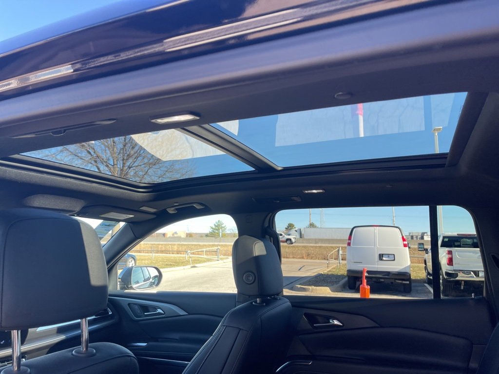 New 2025 Chevrolet Traverse LT w/ Enhanced Driving Package image 16