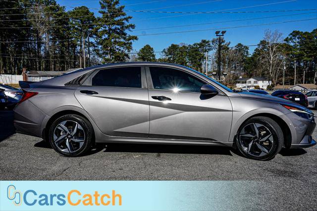Used 2023 Hyundai Elantra SEL w/ Convenience Package image 2