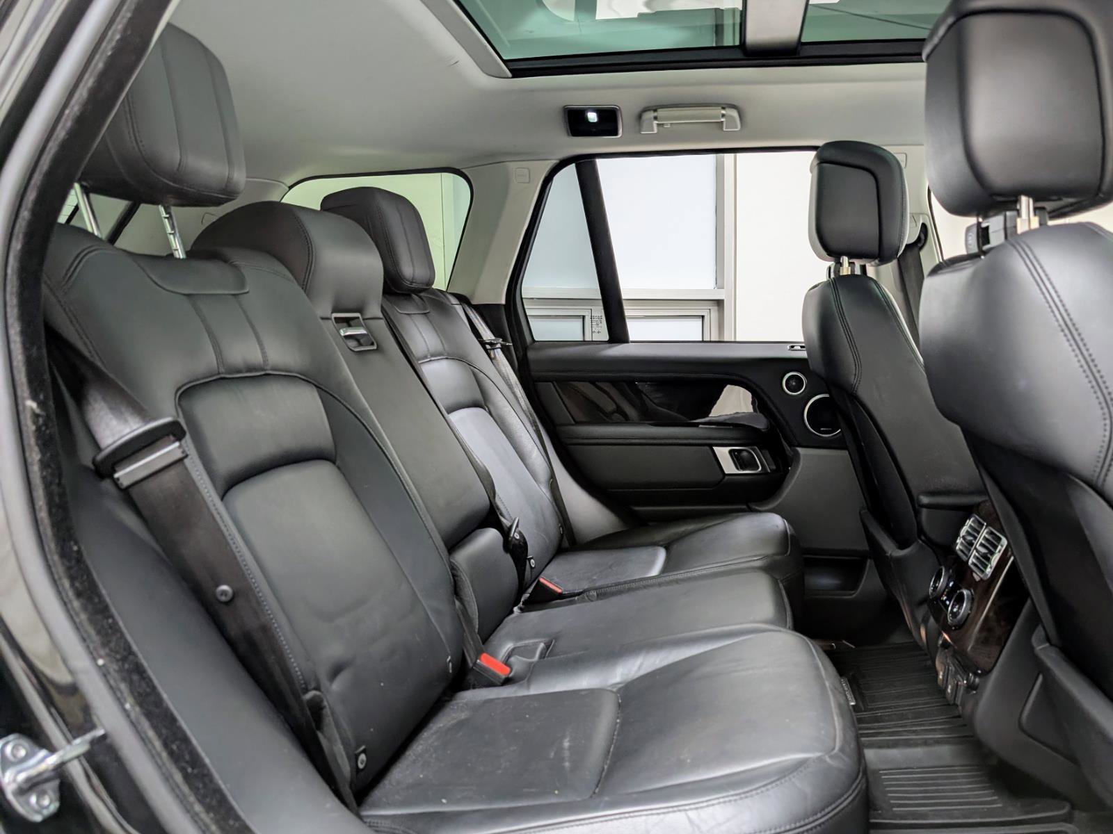 Used 2020 Land Rover Range Rover image 23