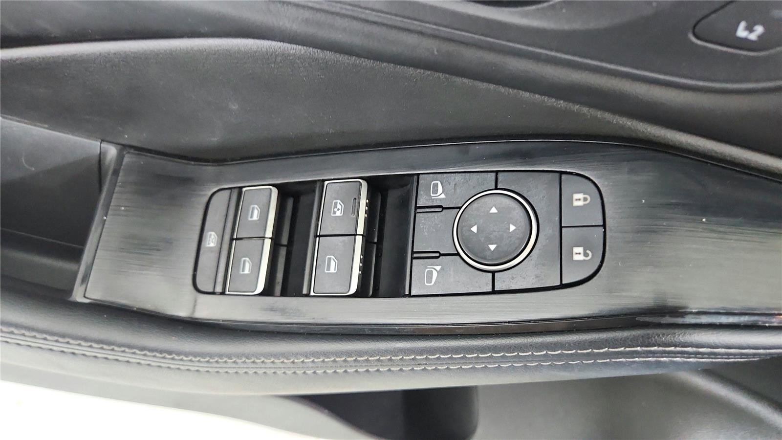 Used 2023 Nissan Rogue SL w/ SL Premium Package image 10