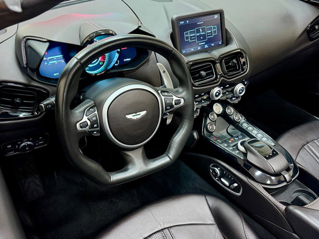 Used 2021 Aston Martin V8 Vantage Roadster image 57