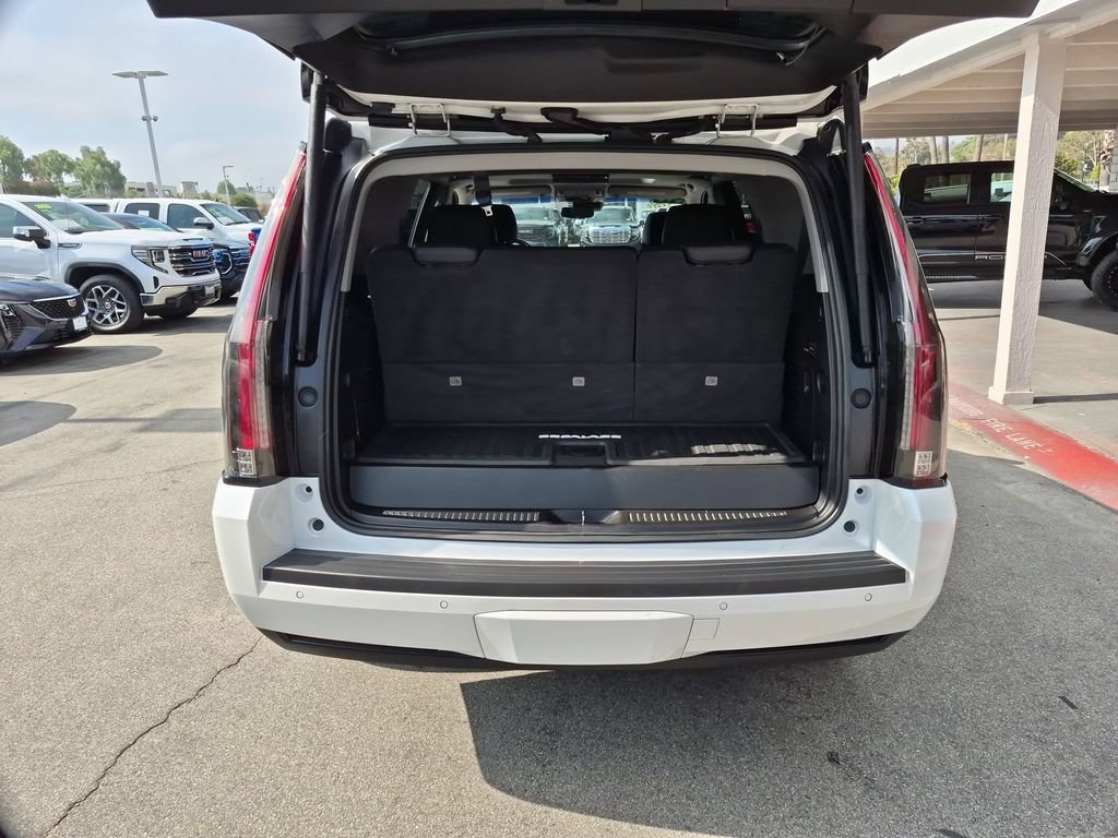 Used 2018 Cadillac Escalade Premium Luxury AWD/4WD image 19