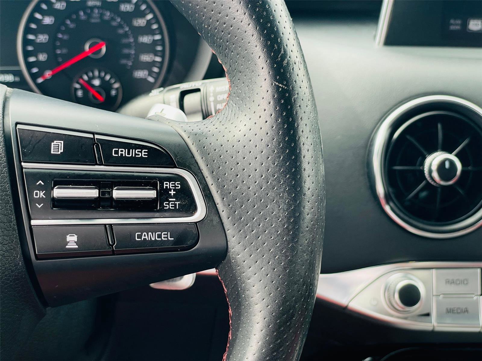 Used 2021 Kia Stinger GT1 RWD image 12