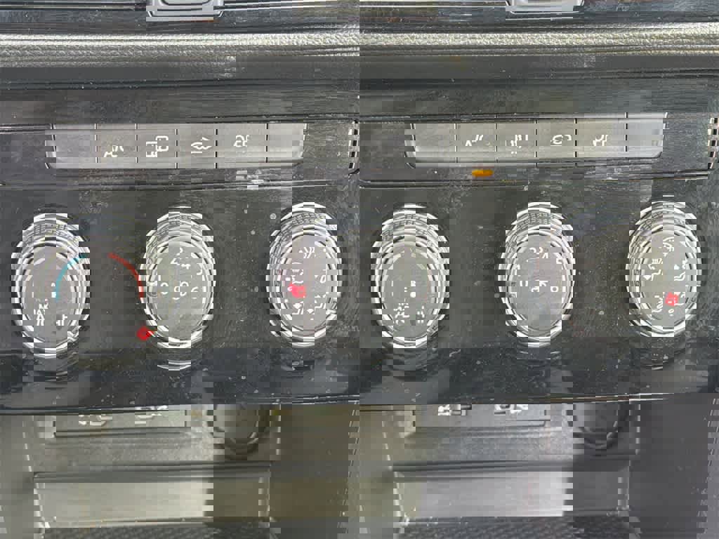 Used 2024 Volkswagen Taos S image 28