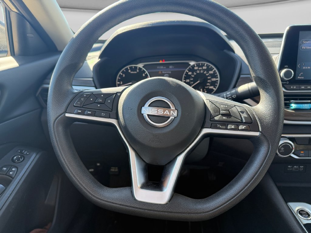 Used 2024 Nissan Altima 2.5 SV FWD image 14