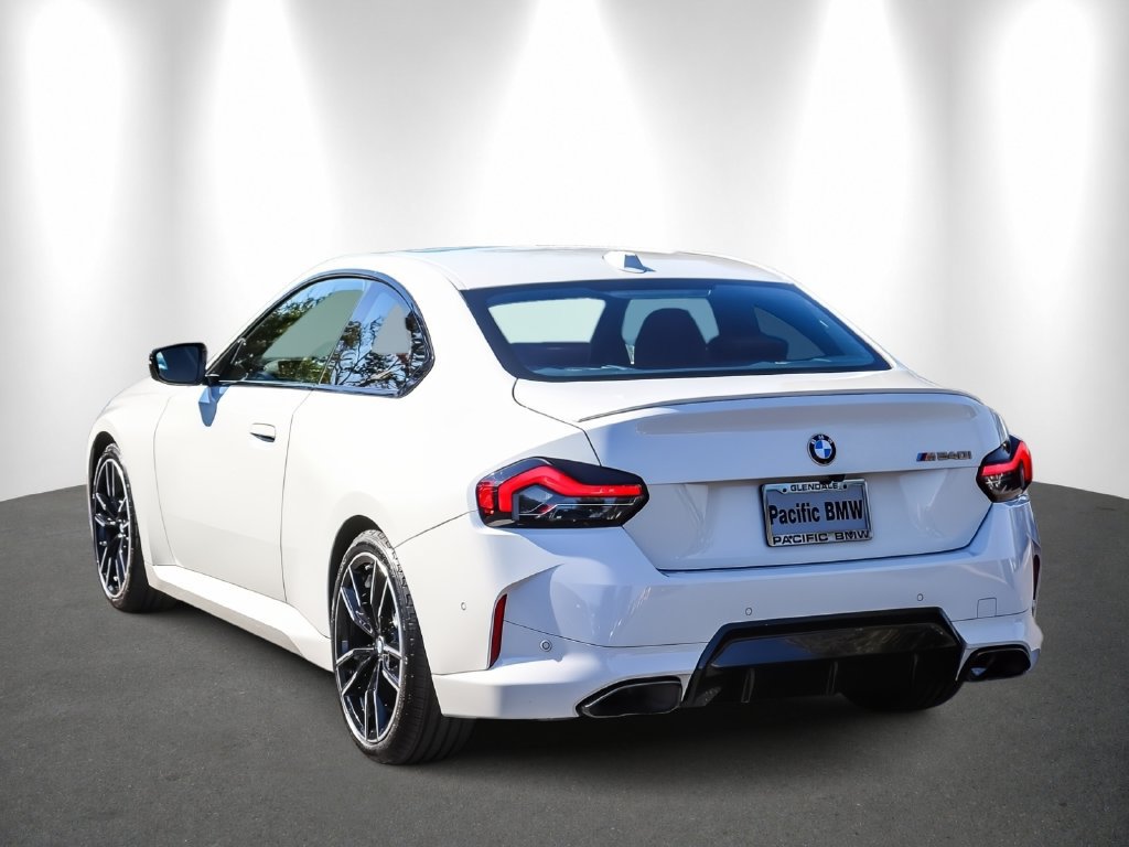 Used 2025 BMW M240i Coupe RWD image 4