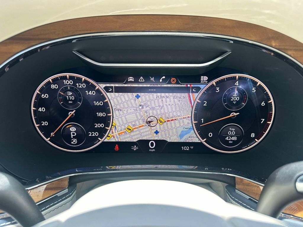 Used 2024 Bentley Flying Spur V8 AWD/4WD image 42