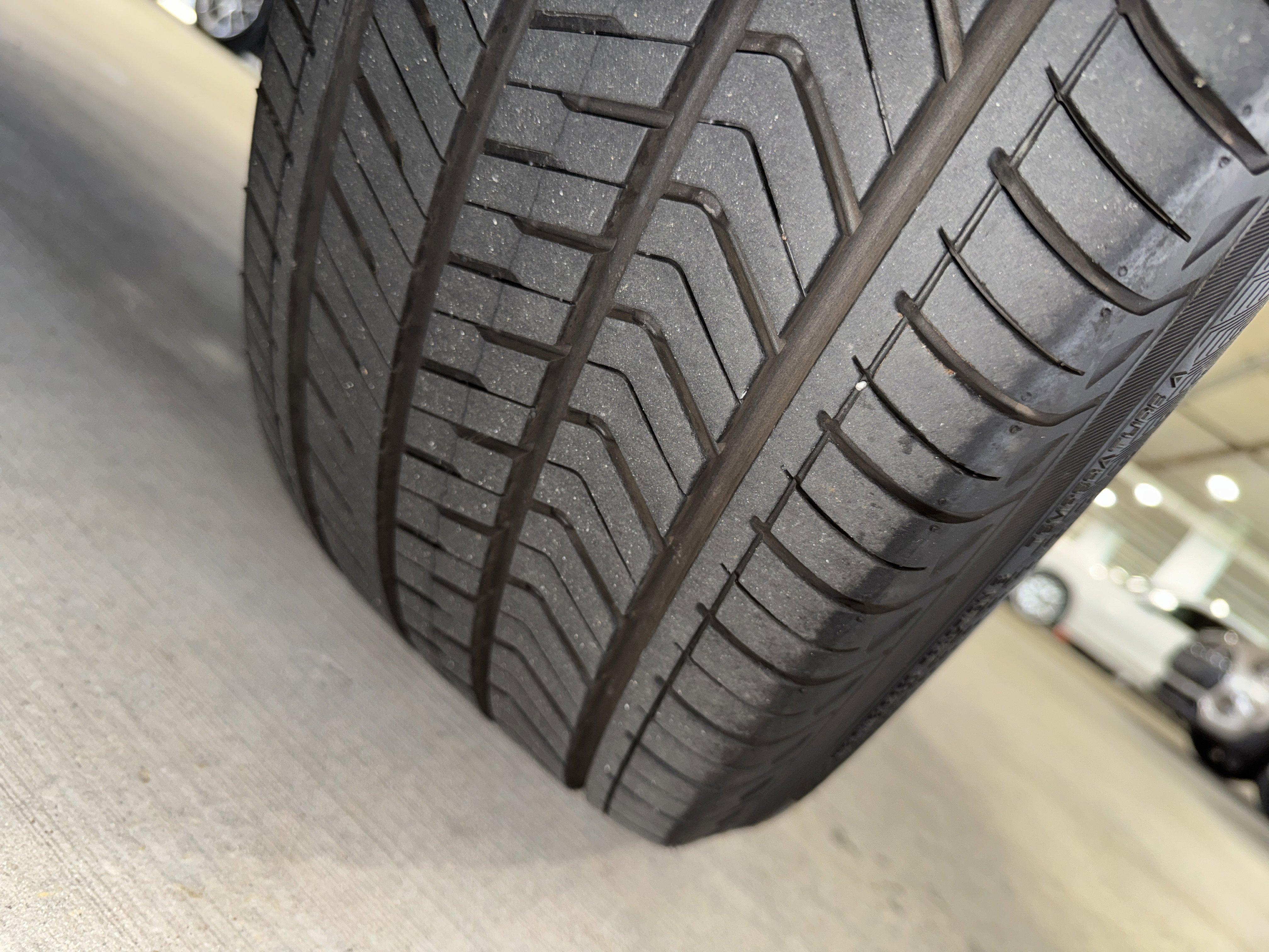 Used 2025 Nissan Armada Platinum image 34