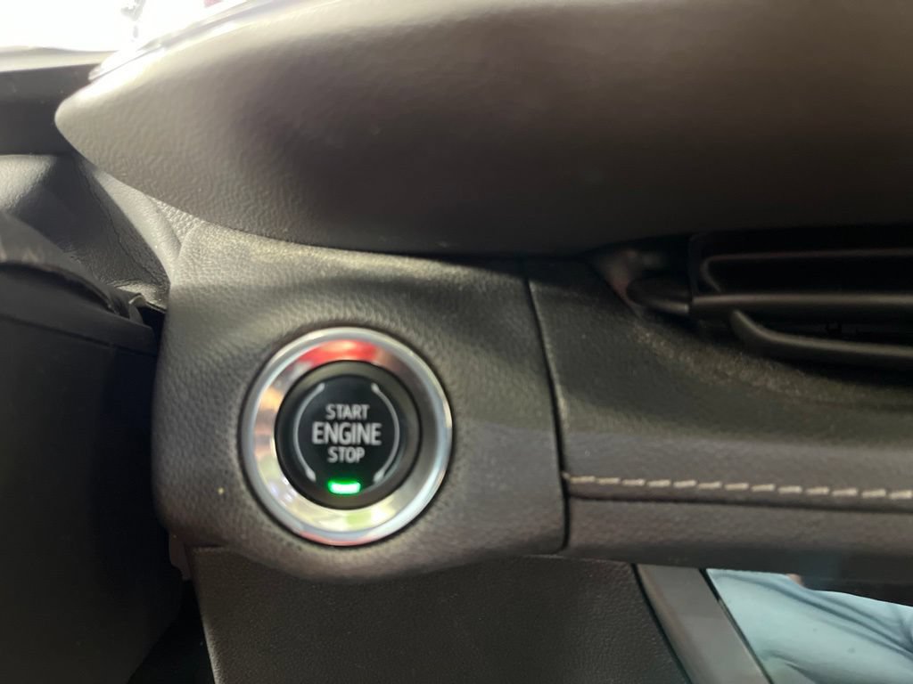 Certified 2022 Buick Envision Essence w/ Technology Package I FWD image 31