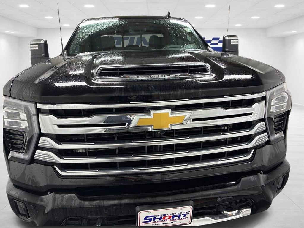 Used 2024 Chevrolet Silverado 2500 High Country w/ High Country Premium Package image 2