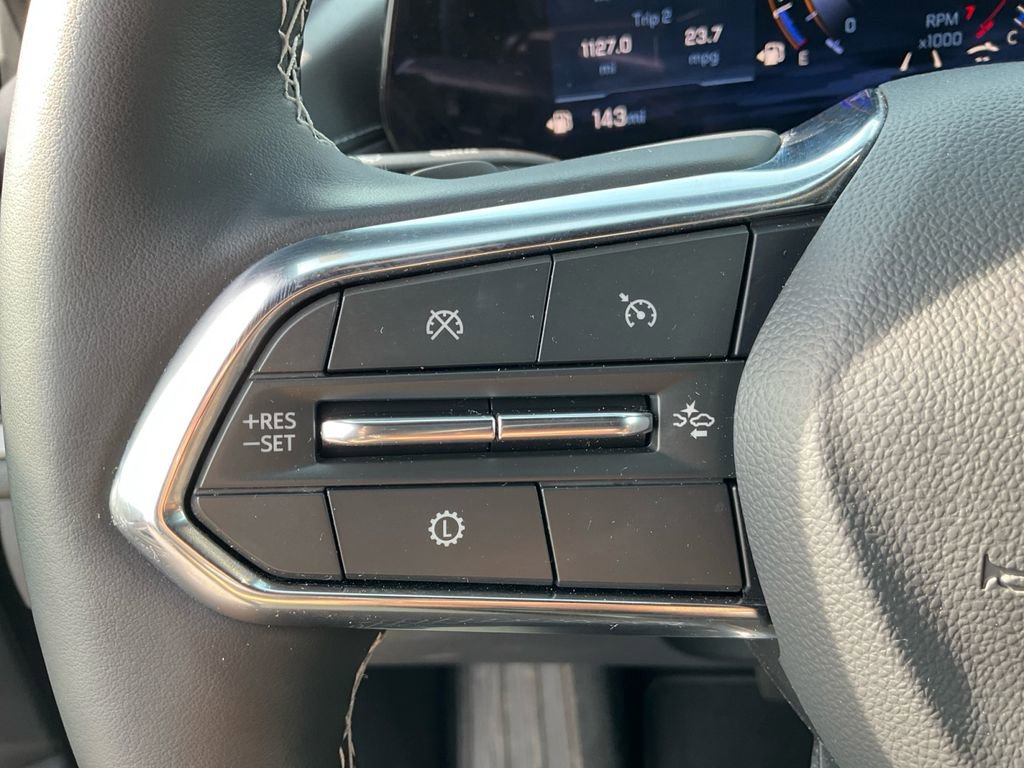 Used 2025 Chevrolet Traverse LT image 29