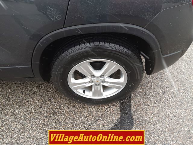 Used 2017 Chevrolet Trax LT w/ LT Convenience Package image 10