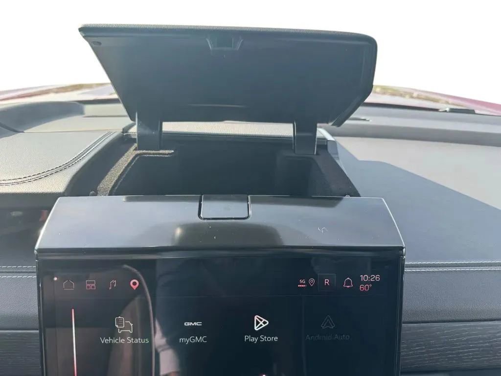 Used 2025 GMC Yukon XL AT4 Ultimate AWD/4WD image 32