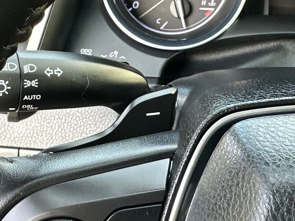 Used 2019 Toyota Camry SE image 29