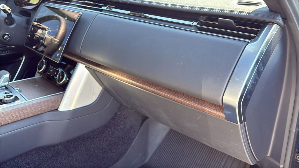 Used 2023 Land Rover Range Rover SE image 12