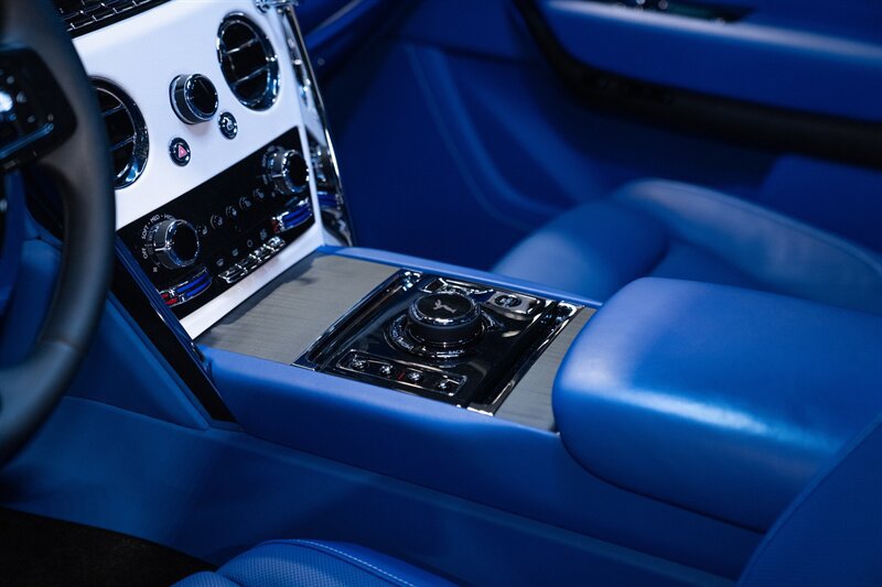 Used 2023 Rolls-Royce Cullinan AWD/4WD image 33