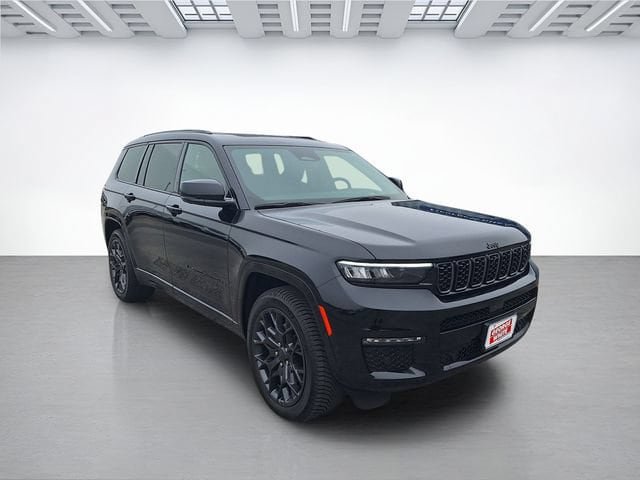 Used 2023 Jeep Grand Cherokee L Summit AWD/4WD image 2