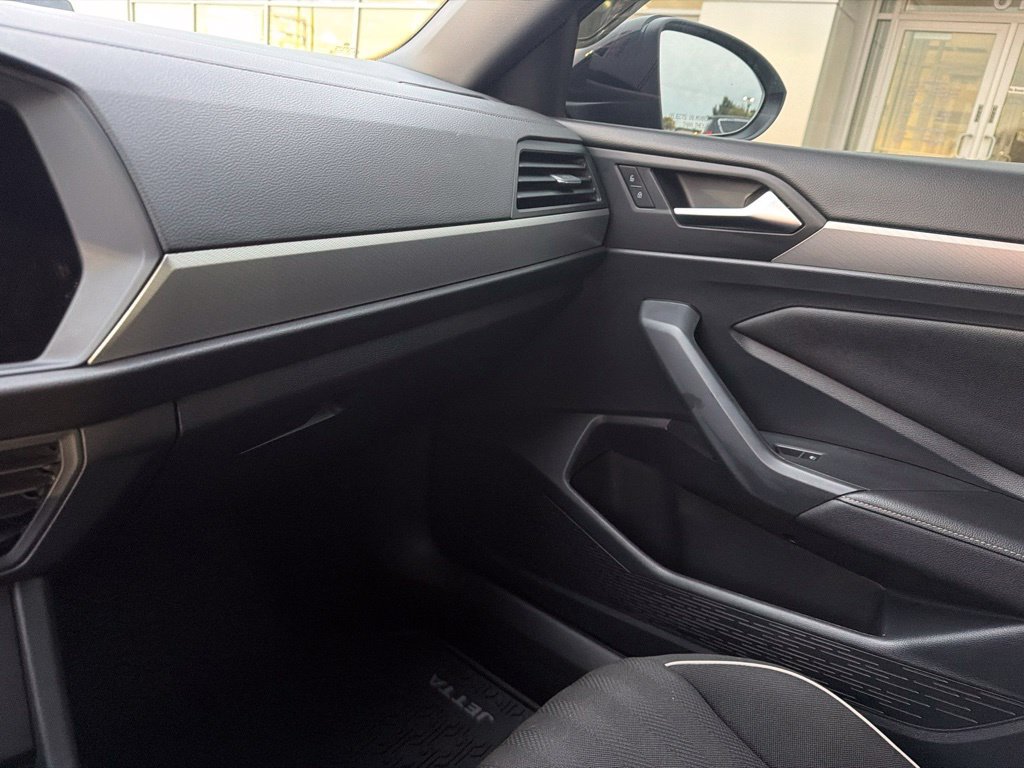 Used 2022 Volkswagen Jetta Sport FWD image 33