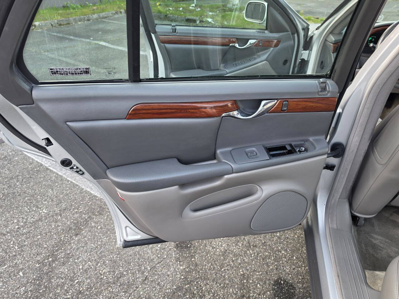 Used 2000 Cadillac De Ville FWD image 33