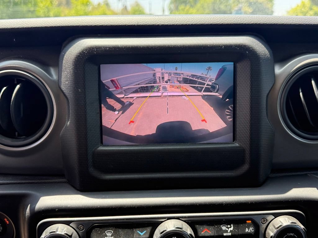 Used 2022 Jeep Wrangler Sport AWD/4WD image 7