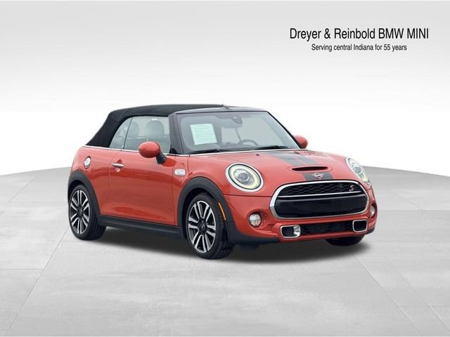 Used 2019 MINI Cooper S image 1