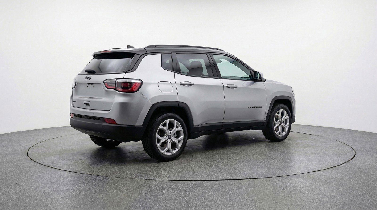 Used 2025 Jeep Compass Latitude image 9