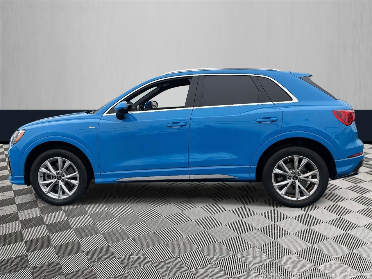 Used 2022 Audi Q3 2.0T Premium AWD/4WD image 3