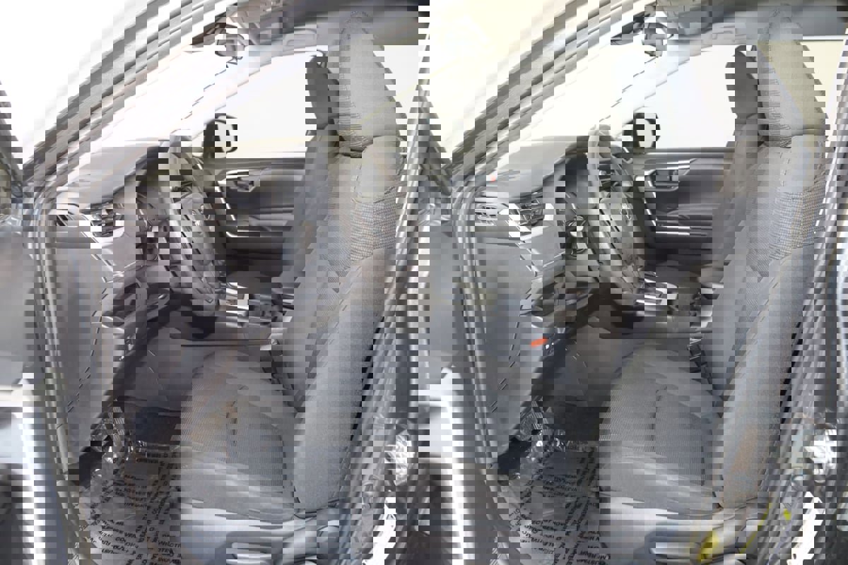 Used 2024 Toyota RAV4 LE FWD image 10