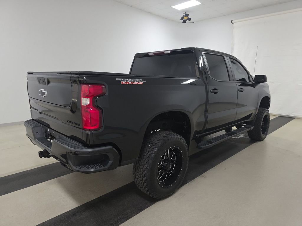 Used 2021 Chevrolet Silverado 1500 Custom Trail Boss w/ Midnight Edition AWD/4WD image 9