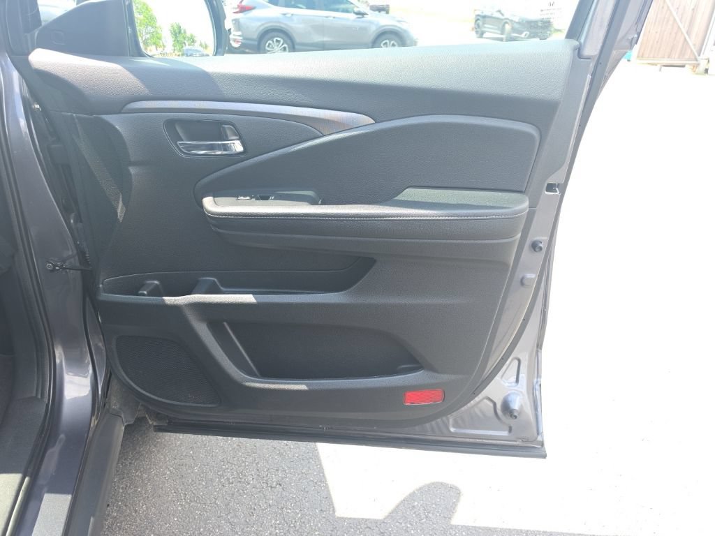 Certified 2023 Honda Ridgeline RTL image 33