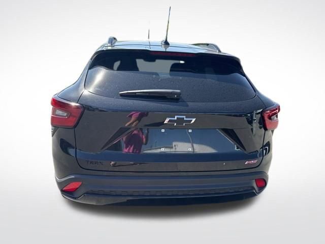 Used 2025 Chevrolet Trax RS w/ Sunroof Package FWD image 4