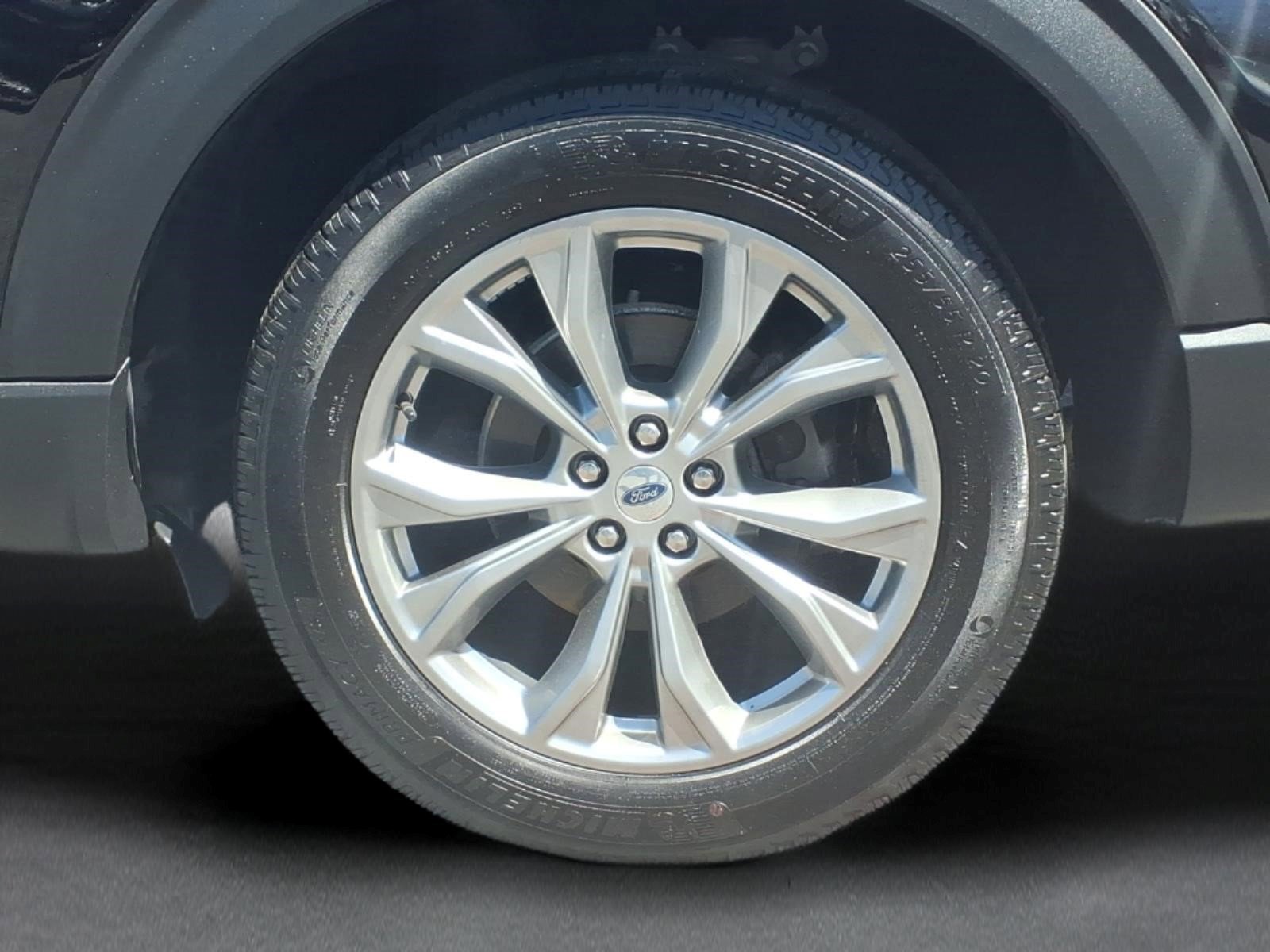 Used 2023 Ford Explorer XLT w/ Equipment Group 202A AWD/4WD image 9