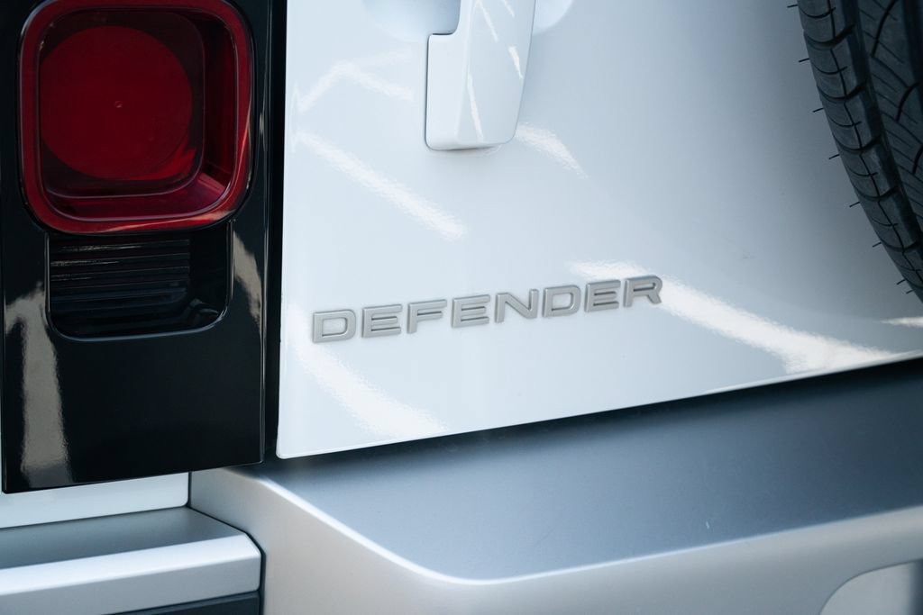 Used 2022 Land Rover Defender 90 S AWD/4WD image 20