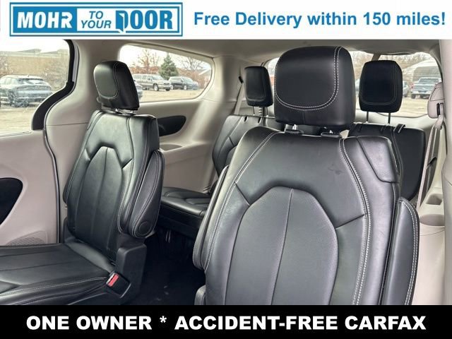 Used 2024 Chrysler Pacifica Touring-L image 26