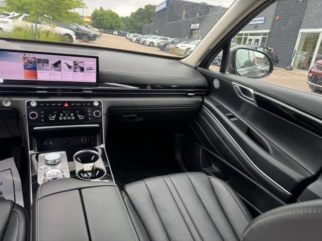Certified 2026 Genesis GV80 2.5T AWD/4WD image 40