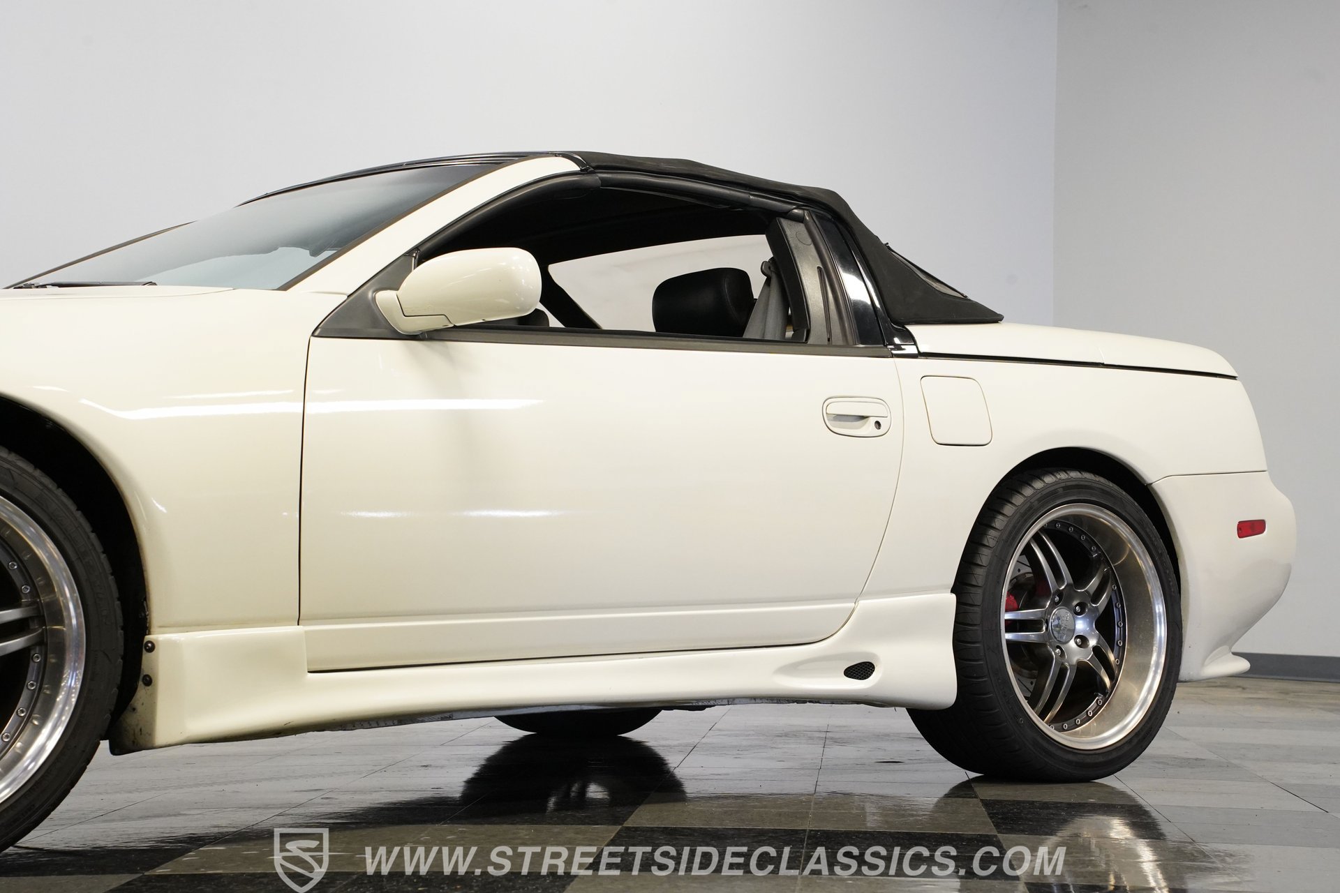 Used 1993 Nissan 300ZX Convertible RWD image 23