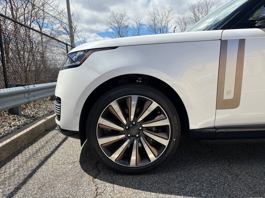 New 2026 Land Rover Range Rover SV image 9