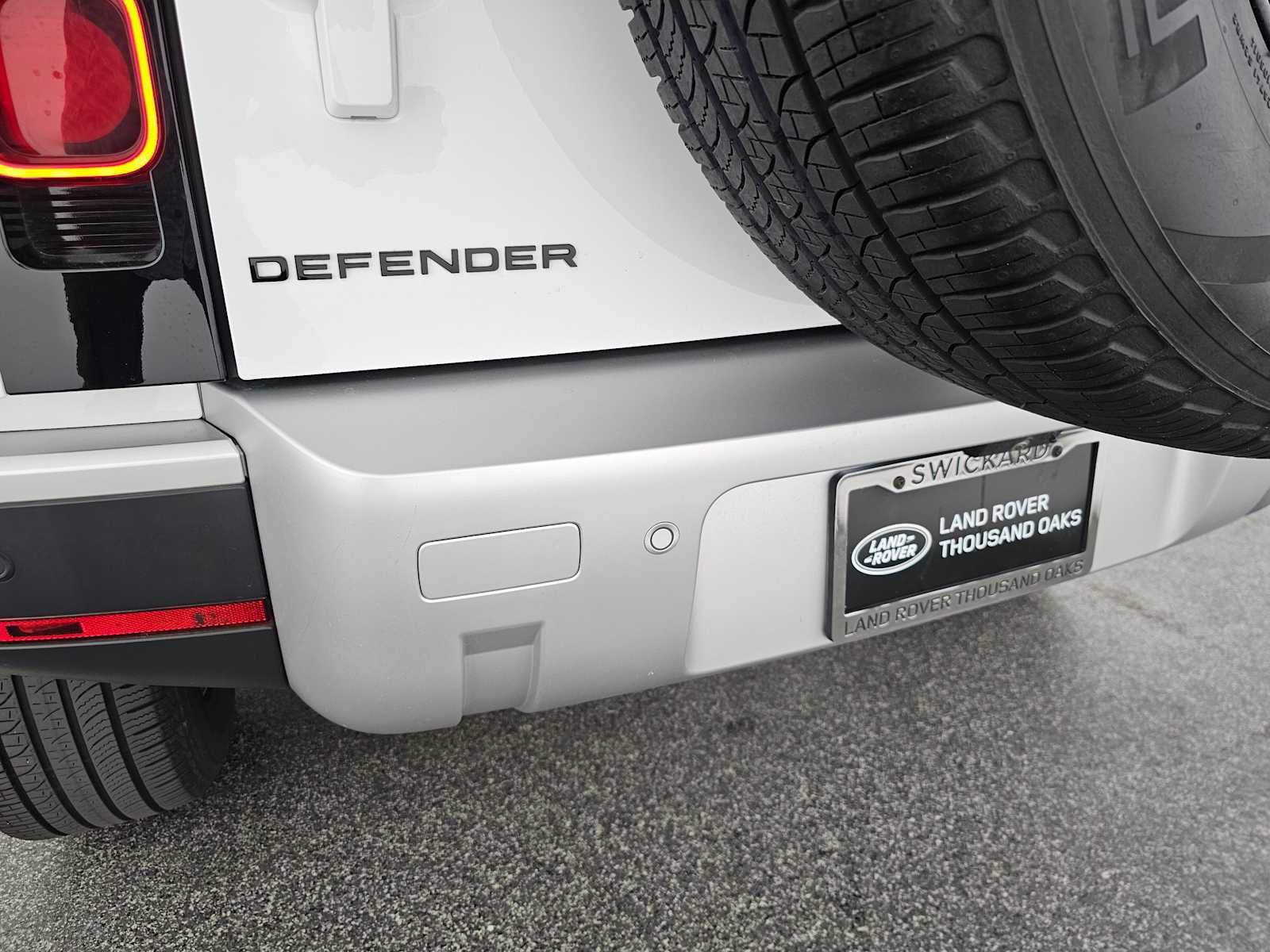 Used 2023 Land Rover Defender 110 S image 13