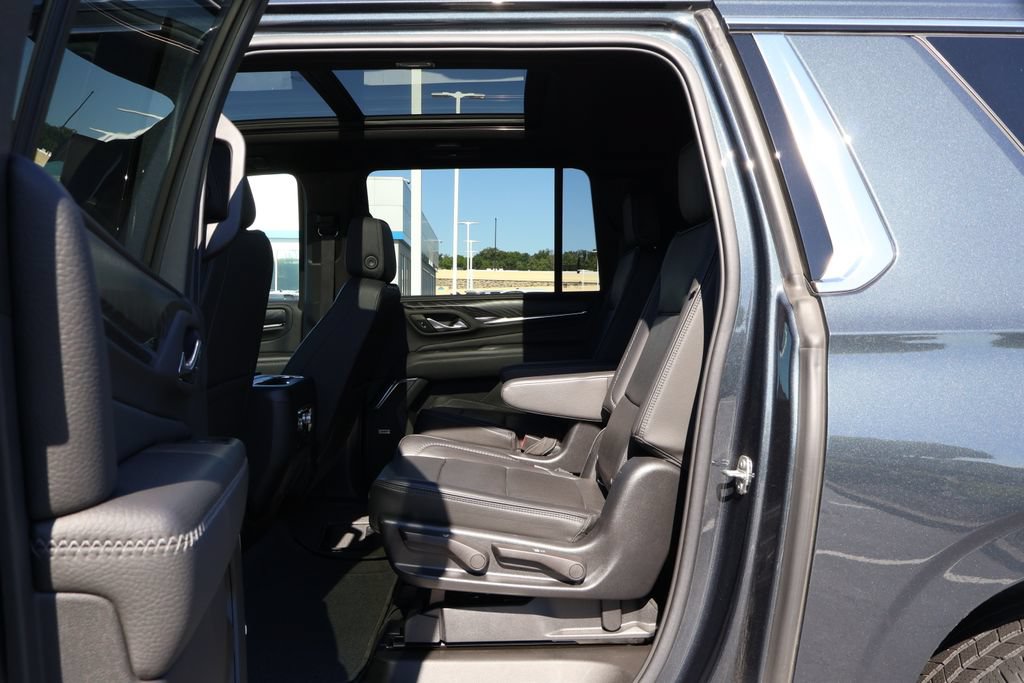 Used 2022 GMC Yukon XL Denali AWD/4WD image 32