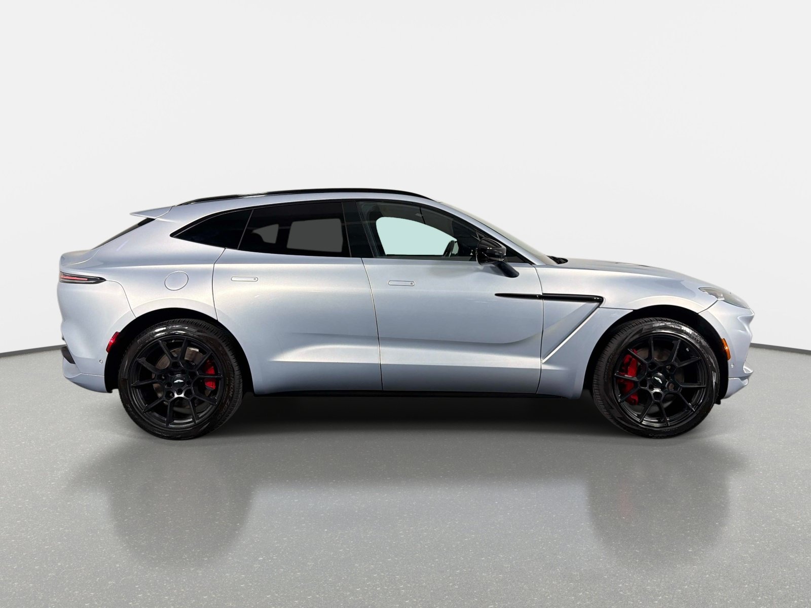 Used 2023 Aston Martin DBX AWD/4WD image 34