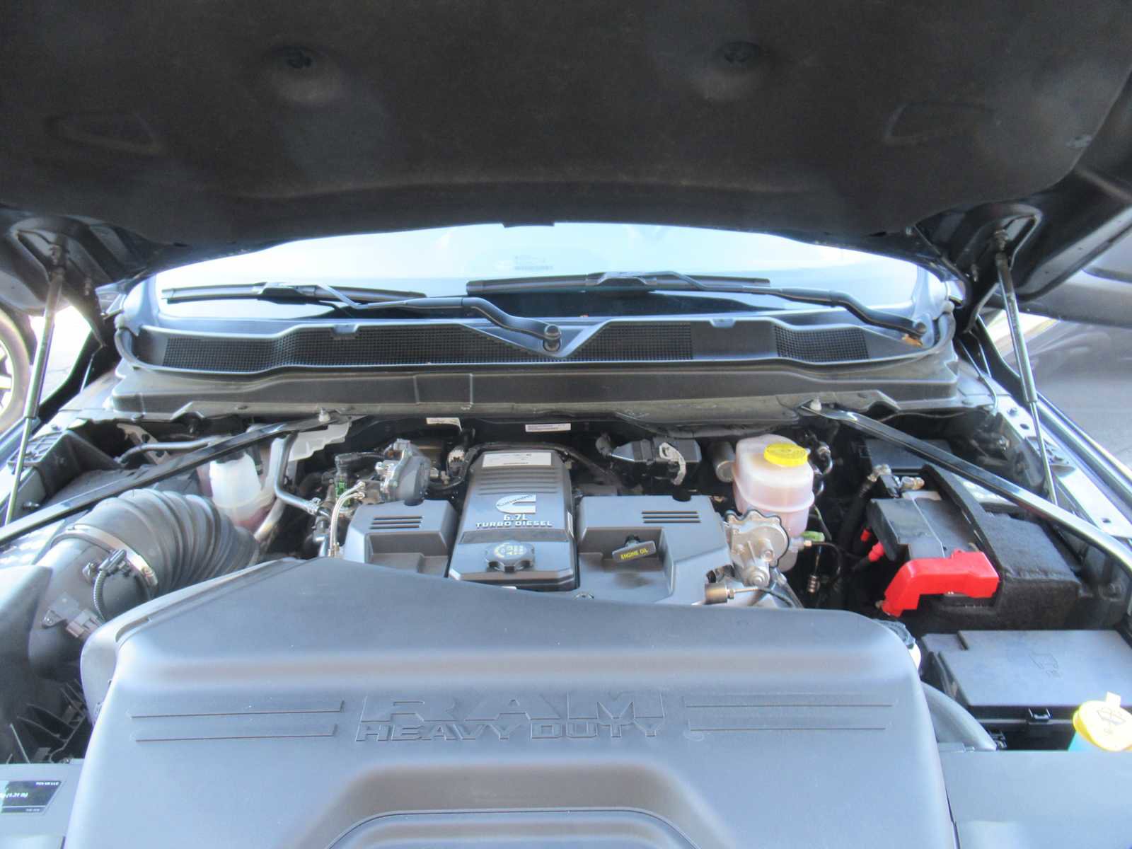 Used 2024 RAM 2500 Tradesman w/ Chrome Appearance Group image 15