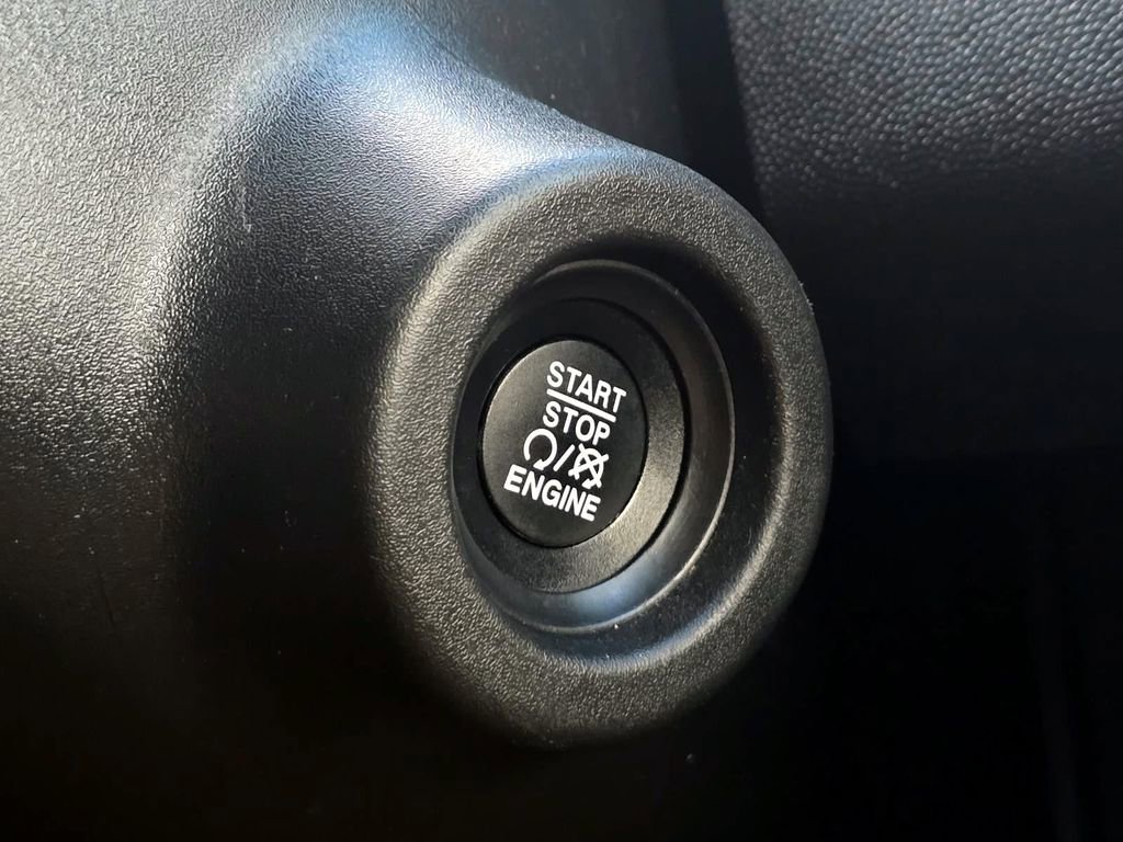 Used 2024 RAM ProMaster 2500 w/ Convenience Group image 15