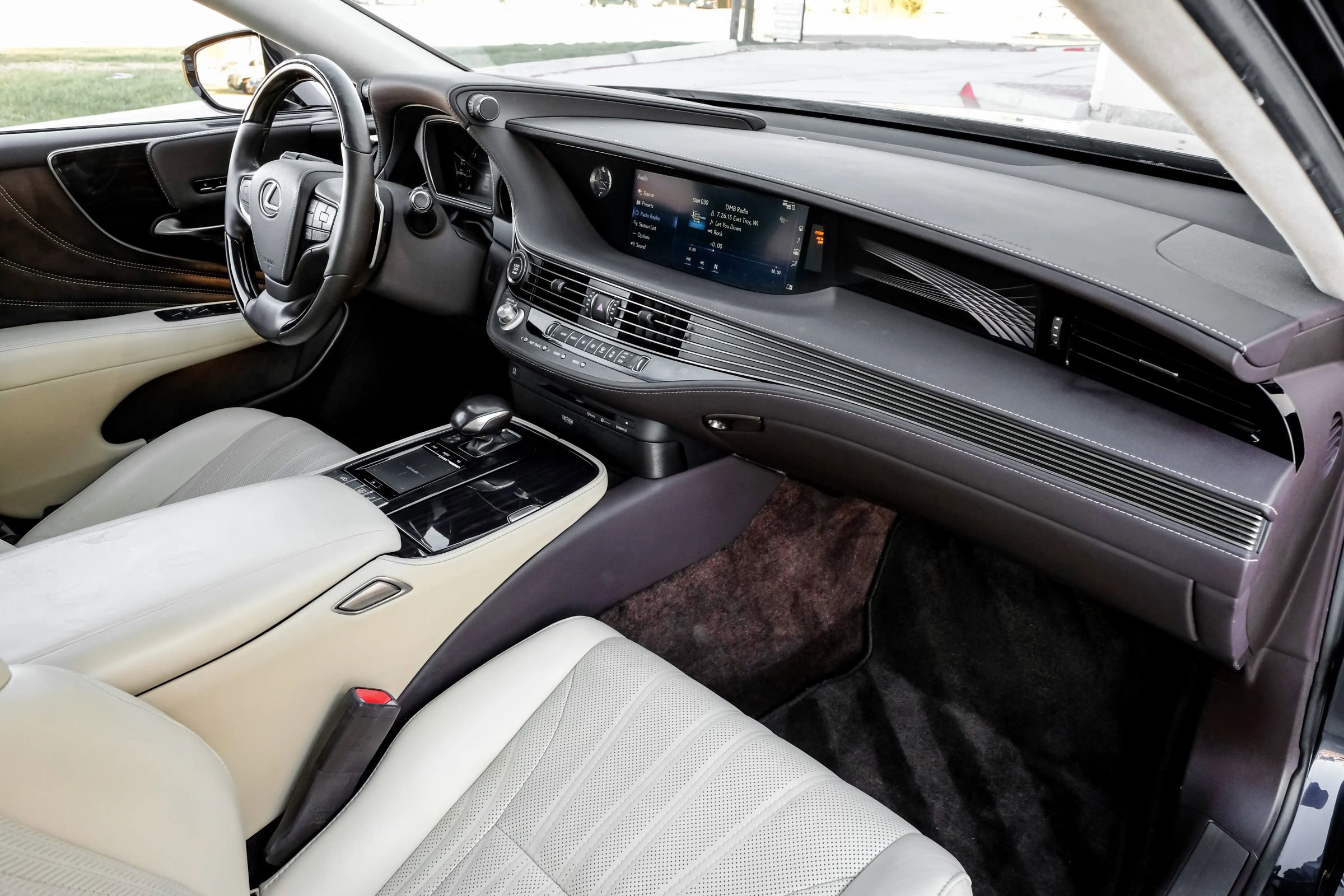 Used 2019 Lexus LS 500 w/ Interior Upgrade Package image 15