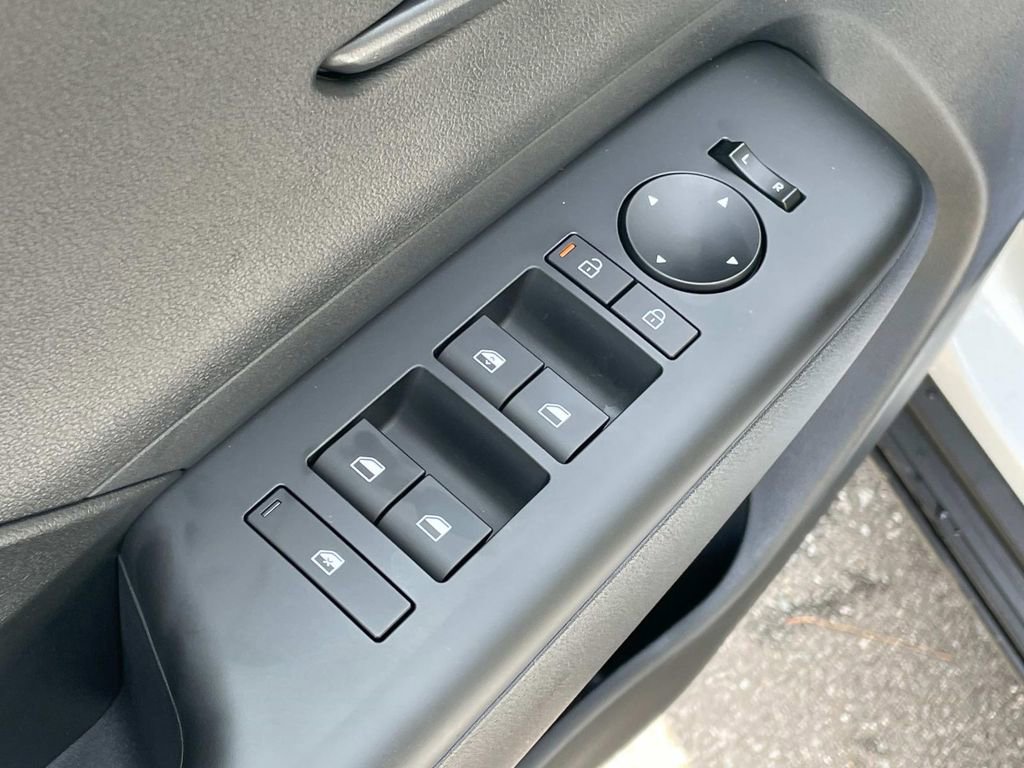 New 2025 Hyundai Kona SEL image 15