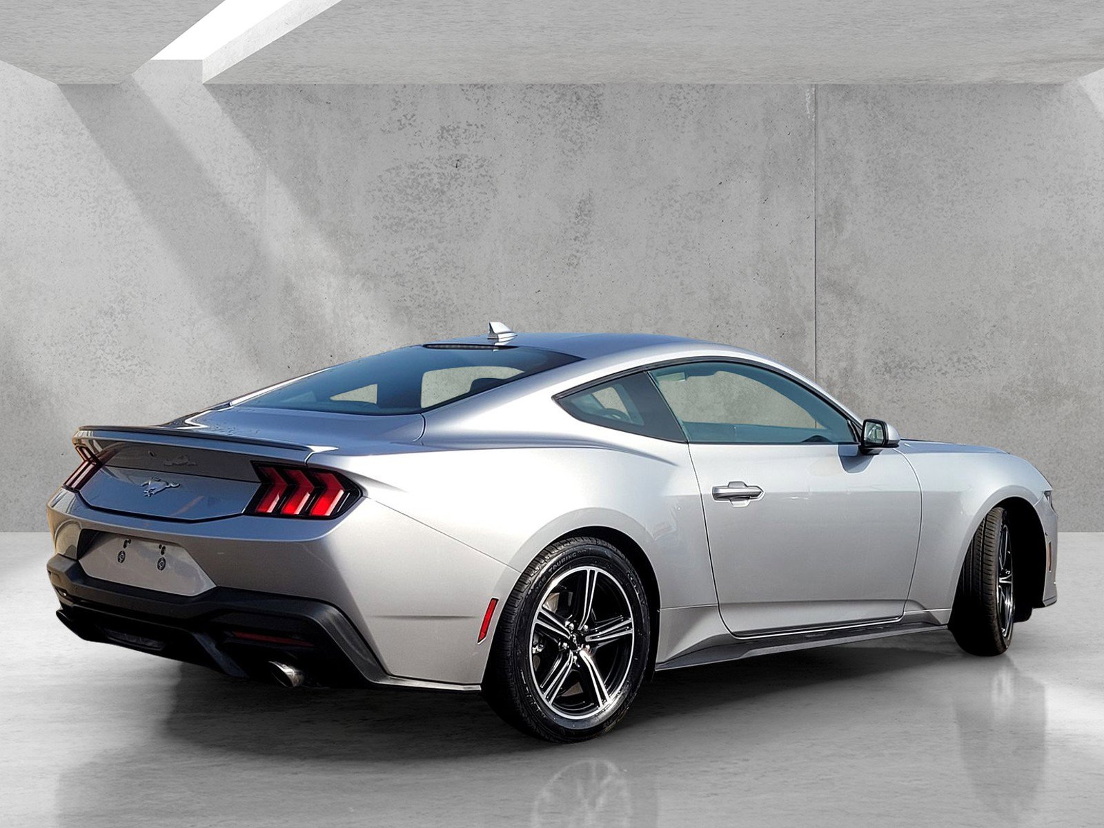 Used 2024 Ford Mustang Premium image 4