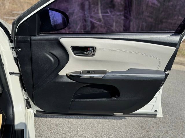 Used 2014 Toyota Avalon XLE Touring image 17