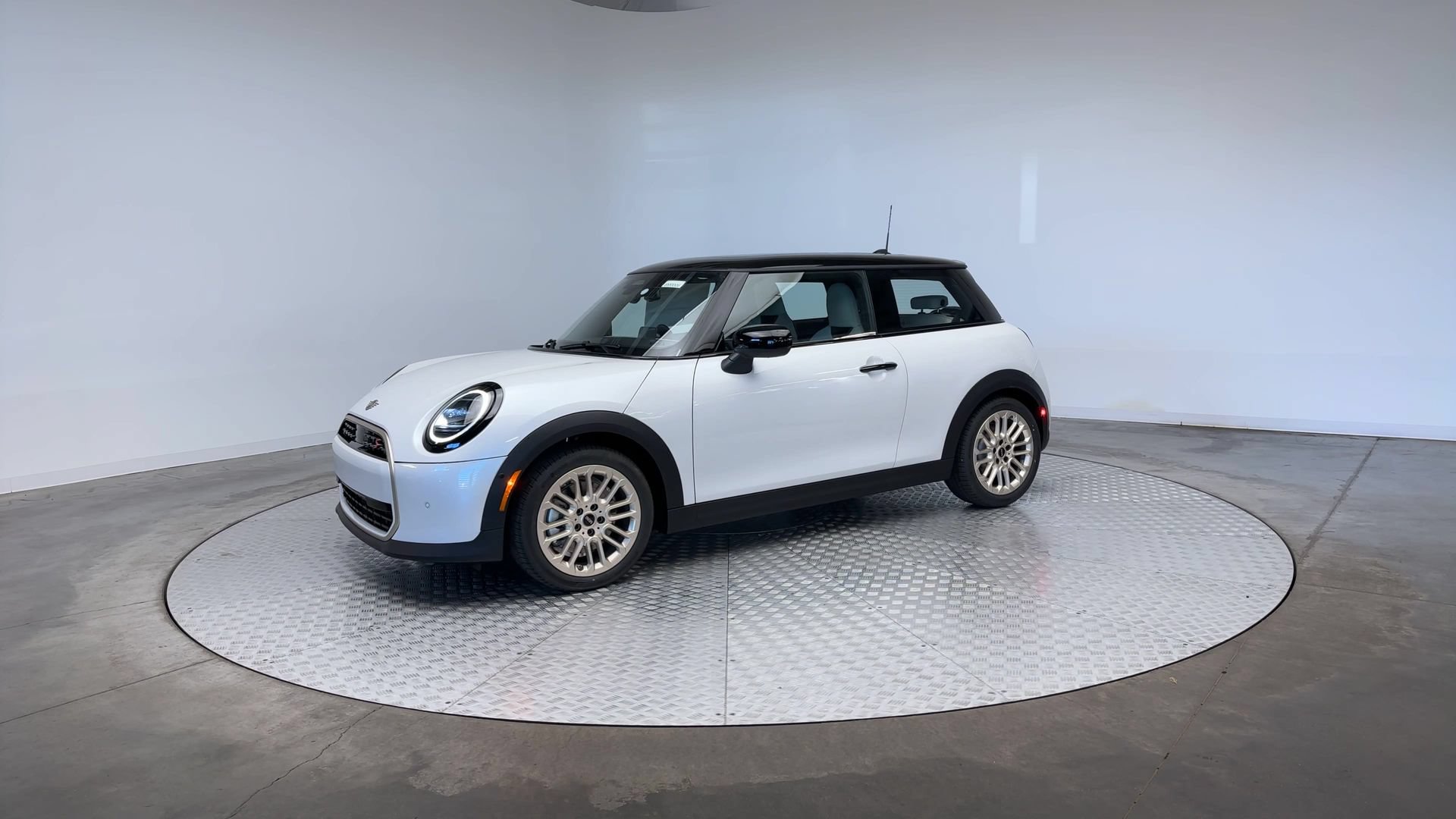 Used 2026 MINI Cooper S FWD image 7