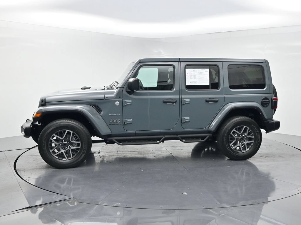 Used 2024 Jeep Wrangler Unlimited Sahara w/ Technology Group AWD/4WD image 3