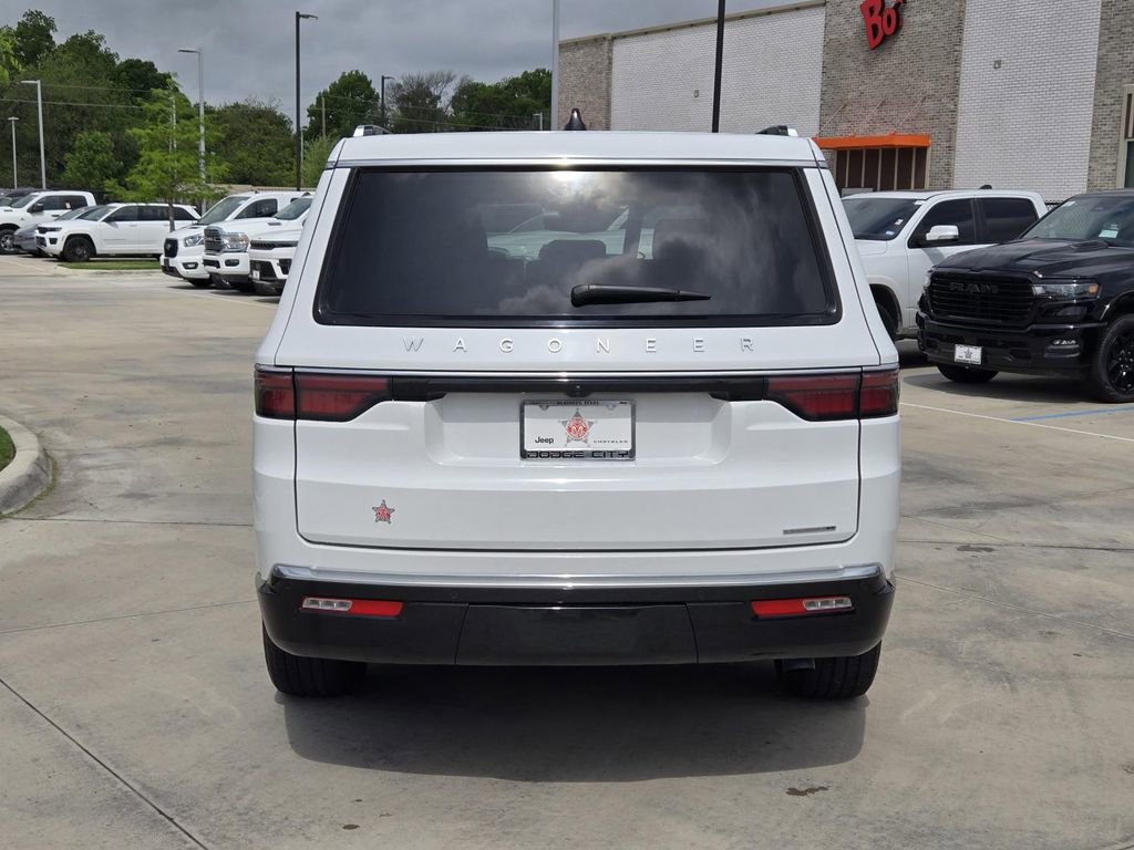 Used 2024 Jeep Wagoneer Series II AWD/4WD image 5